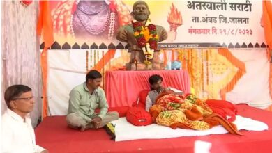 Photo of भूख हड़ताल पर बैठे रहेंगे मनोज जरांगे, आज बुलाई मराठा समुदाय की बैठक