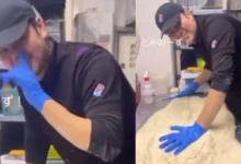 Photo of डोमिनोज जापान के कर्मचारी ने नाक में उंगली करने के बाद छुआ पिज्जा आटा