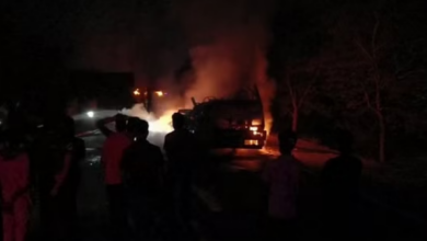 Photo of महोबा हादसा: हाईवे पर दो ट्रकों की टक्कर…धू-धूकर जले, चालक समेत दो की जलकर मौत
