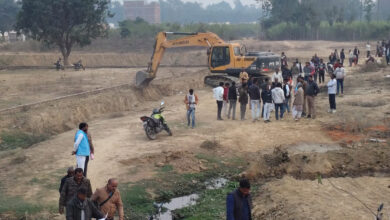 Photo of पुनवा तालाब पर मिट्टी खुदाई का मामला प्रशासन के लिए बना सिर दर्द