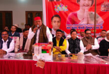 Photo of पांच नंबर चौराहे पर हुआ भव्य खिचड़ी भोज