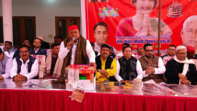 Photo of पांच नंबर चौराहे पर हुआ भव्य खिचड़ी भोज