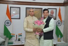 Photo of गुजरात के लोक भवन में मना उत्तर प्रदेश स्थापना दिवस, ए.के. शर्मा बोले—नई विकास गाथा लिख रहा उत्तर प्रदेश