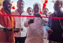 Photo of मटका रेस्टोरेन्ट के उद्घाटन अवसर पर जरूरतमंदों को कराया निःशुल्क भोजन