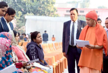 Photo of गोरखनाथ मंदिर में जनता दर्शन के दौरान मुख्यमंत्री का सख्त संदेश, गलत रिपोर्ट पर दर्ज होगी एफआईआर