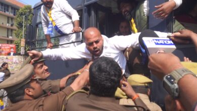 Photo of मोदी–ट्रंप कथित ट्रेड डील के विरोध में प्रदेशभर में आप का प्रदर्शन, लखनऊ में कार्यकर्ता गिरफ्तारप्रधानमंत्री नरेंद्र