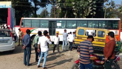 Photo of तेज रफ्तार डंफर बना कालः कम्हरिया पुल पर बाइक सवार दो युवकों की दर्दनाक मौत