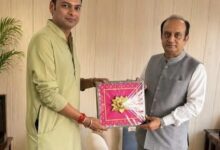 Photo of सिद्धार्थ अवस्थी से सांसद डॉ. सुधांशु त्रिवेदी से की शिष्टाचार भेंटशिष्टाचार मुलाकात में संगठन और चुनावी रणनीति पर चर्चा, भाजपा को मजबूत करने पर जोर