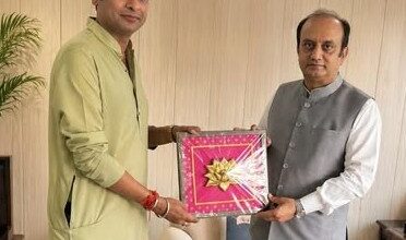 Photo of सिद्धार्थ अवस्थी से सांसद डॉ. सुधांशु त्रिवेदी से की शिष्टाचार भेंटशिष्टाचार मुलाकात में संगठन और चुनावी रणनीति पर चर्चा, भाजपा को मजबूत करने पर जोर