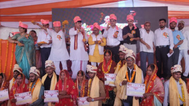Photo of अंतरराष्ट्रीय मजदूर दिवस पर 167 जोड़ों का हुआ सामूहिक विवाह