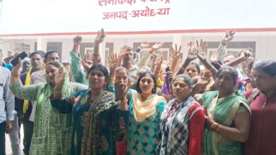 Photo of बुल्डोजर कार्रवाई के विरोध में कलेक्ट्रेट पहुंचे गौरी पट्टी के लोग