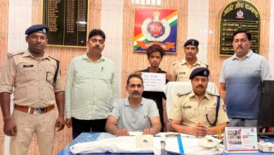 Photo of रेलवे सुरक्षा बलों ने केबिल काटते हुए चोर को किया गिरफ्तार