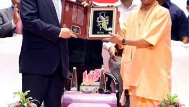 Photo of आज उ0प्र0 में इन्वेस्टमेण्ट, इण्डस्ट्री एण्डइम्प्लॉयमेंट के नए अवसरों का आधार बन रहा : मुख्यमंत्री