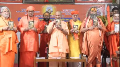 Photo of मुख्यमंत्री ने श्री गोरखनाथ मन्दिर, गोरखपुर में सप्तदिवसीय पुण्यतिथि समारोहके अवसर पर आयोजित ‘युग पुरुष ब्रह्मलीन महन्त दिग्विजयनाथ जी महाराजकी पुण्यतिथि’ विषयक व्याख्यान सत्र में अपने विचार व्यक्त किये