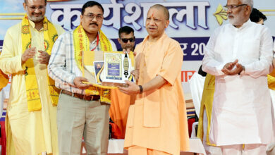 Photo of शिक्षक समाज की चेतना और युग निर्माता, शिक्षक विद्यार्थियों को शिक्षा, नई पीढ़ीको संस्कार, दिशा और राष्ट्र के प्रति समर्पण का भाव प्रदान करता: मुख्यमंत्री