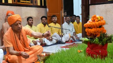 Photo of महानिशा पूजन कर सीएम योगी ने की जगत कल्याण की प्रार्थना