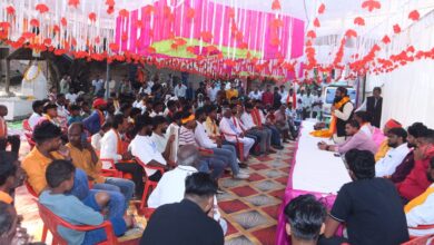 Photo of मदारी पासी की जयंती पर हरदोई में गरजे सूरज पासी, बोले- 25 फीट की प्रतिमा लगे
