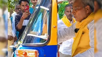 Photo of ऑटो से कार्यक्रम में पहुंचे कैबिनेट मंत्री ओमप्रकाश राजभर, बस सेवा को दिखाई हरी झंडी