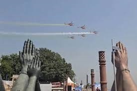 Photo of ‘महादेव’ कॉल साइन और ‘विश्वनाथ’ फॉर्मेशन के साथ काशी के आसमान में गरजे भारतीय वायुसेना के लड़ाकू विमान